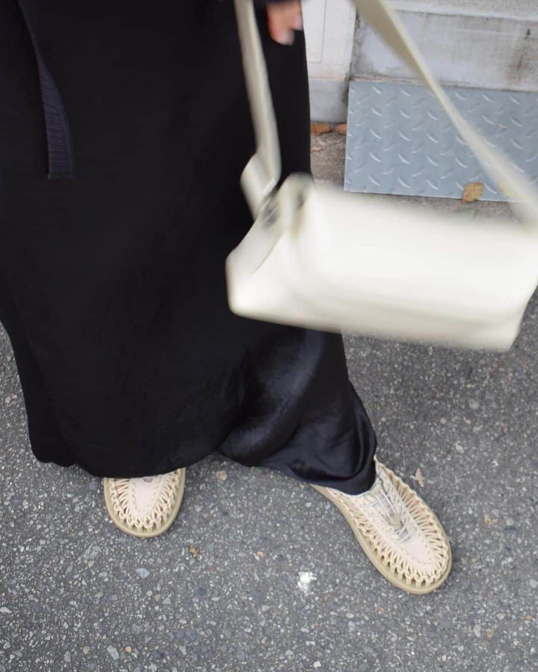 山﨑さおりさんのインスタグラム写真 - (山﨑さおりInstagram)「最高の一足またまた見つけた。 激推し @keen_japan 👟 私はSafariのサイズはワンサイズUPして26.5にした爆 (デカすぎ 普段は25か25.5🙏🏻いや、スニーカーは大体26か26.5。 良かったらサイズ感参考にしてみて下さい😉  #KEENGARAGE#KEENUNEEK#KEEN#キーン#アウトドアスニーカー#ユニーク#ad#UNEEK #ganni#osoi#enof#emun#onetwothree__」6月26日 15時22分 - saori_emunjewelry