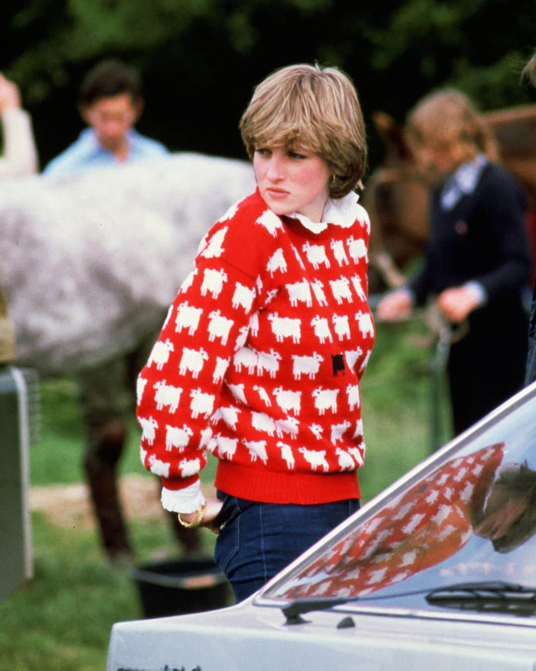 サザビーズさんのインスタグラム写真 - (サザビーズInstagram)「In June 1981, a newly engaged Lady Diana Spencer attended one of Prince Charles’ polo matches wearing a red @warmandwonderful sweater decorated with a whimsical black-and-white sheep motif and took the world by storm as the media, fashion critics and the public alike carefully dissected the sweater’s black sheep symbolism.  After damaging her much-loved sweater, Diana sent it back to the label alongside a request for repair. Instead, an entirely new sweater was knitted and returned to her.  “This past March, as we were rummaging through the attic searching for an old pattern, we spotted a small box,” said Warm & Wonderful designers Sally Muir and Joanna Osborne. ”Inside, tucked away beside a cotton bedspread was Diana’s original red sheep sweater from 1981.”  A piece of royal fashion history, the sweater will star in our inaugural Fashion Icons sale at #SothebysNewYork this fall, with bidding open from 31 August - 14 September. #PrincessDiana」6月26日 21時03分 - sothebys