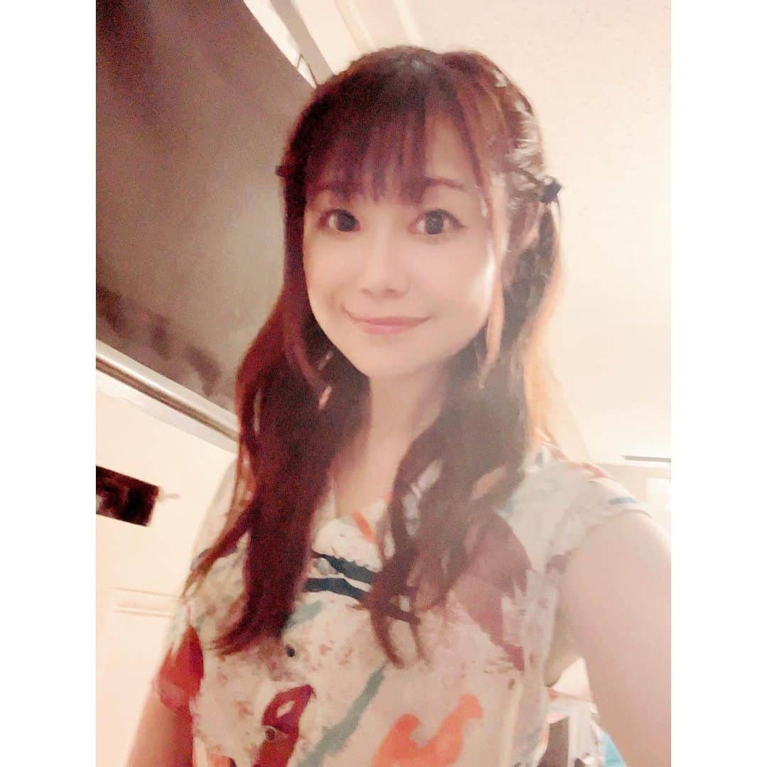 水野愛日さんのインスタグラム写真 - (水野愛日Instagram)「6月24日 LIVE「Emotional Lyric  アニ祭スピンオフ」 無事に終了しました！  ご来場下さった皆様、 配信で応援して下さった皆様、 本当にありがとうございました！  久しぶりの歌ライブ、 まさかの壁にぶち当たったりして😂予想外に準備大変だったんですけど笑 無事に終わって何よりです！ 何事も経験だね✨  ご一緒した 榎あづさちゃん 西野亜弥ちゃん そして今回のプロジェクトの中心、福井裕佳梨ちゃん  ステージ上ではオープニングトークしか一緒じゃなかったけど、 楽屋でもとても楽しくて、 このメンバーでLIVE出来て良かったなって心から思ったので まずは楽屋写真をpost☺️  本当にありがとーー🩵🩷   #福井裕佳梨  #榎あづさ  #西野亜弥  #水野愛日   #水野愛日cdデビュー25周年   #アニ祭スピンオフ   #emotionallyric   #吉祥寺nepo  #nepokichijoji  #nepo吉祥寺  #声優ライブ」6月26日 21時05分 - mizunomanabi