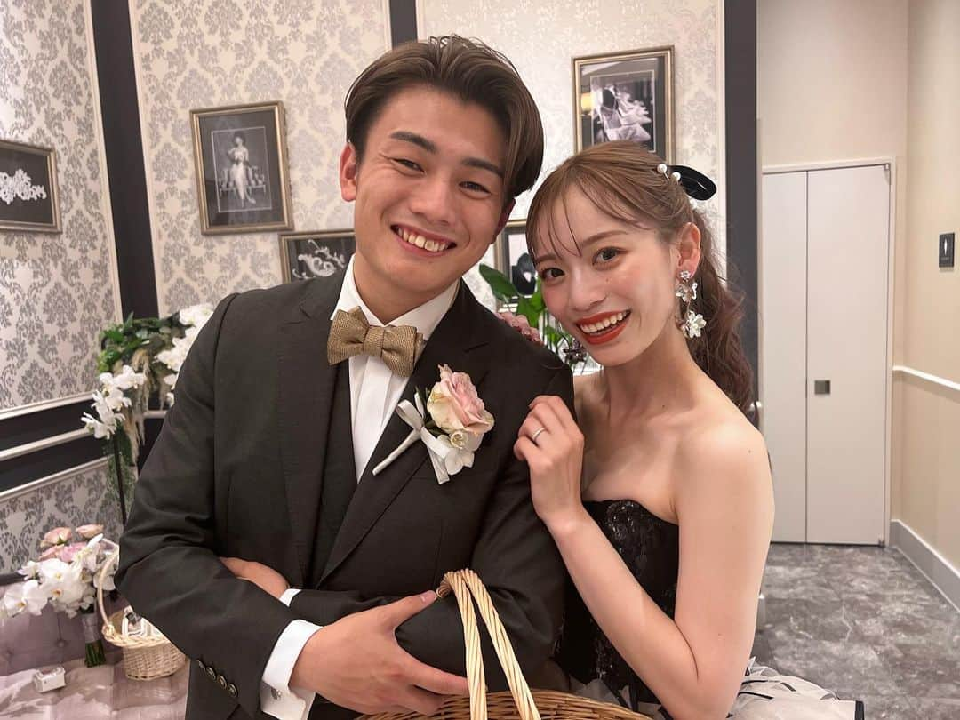 上田綺世のインスタグラム：「. 先日、無事結婚式を挙げることができました！  多くの人の協力や支えがあって、素敵な時間を過ごすことができました。 ありがとうございました！  今後ともよろしくお願いします！  #上田綺世 #由布菜月 #wedding」