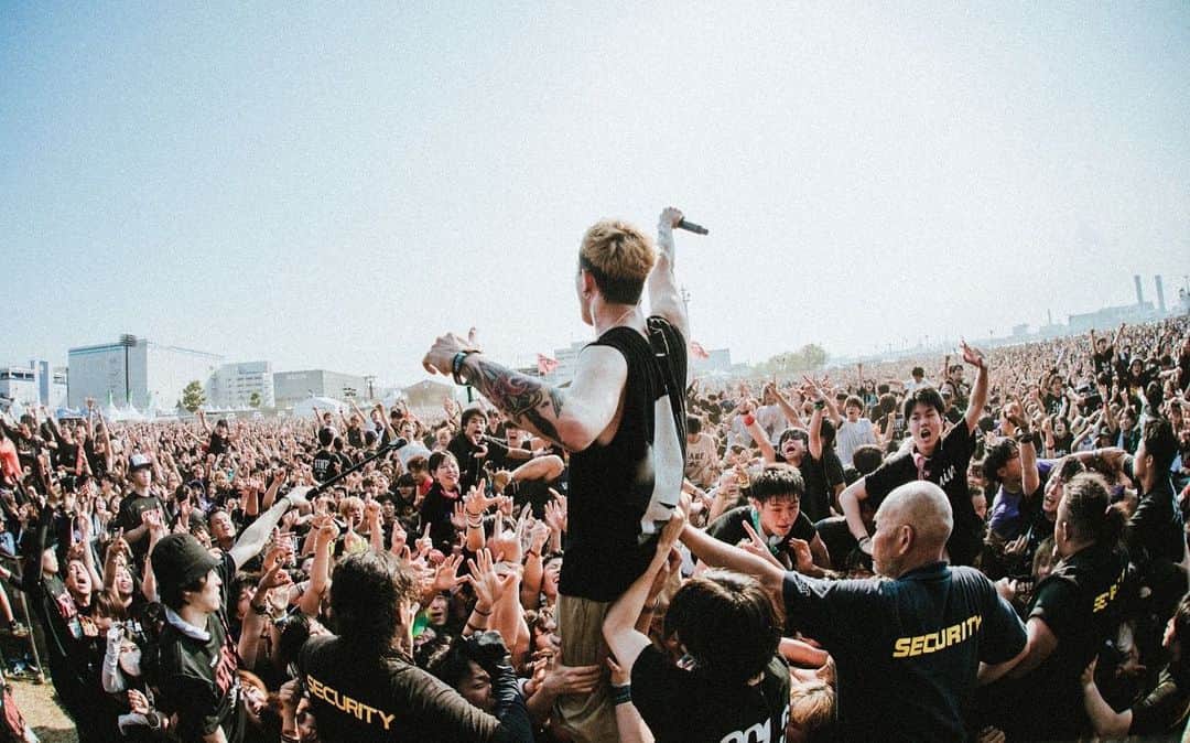 のインスタグラム：「DEAD POP FESTiVAL 助け合い、限界突破、地獄、天国、みんな最強 Photos by @yamada_mphoto」