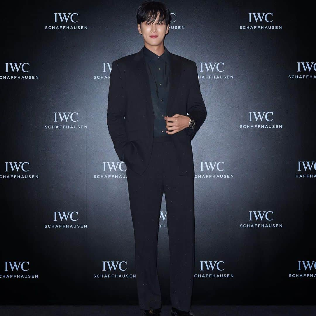 アン・ボヒョンさんのインスタグラム写真 - (アン・ボヒョンInstagram)「@IWCwatches #광고 #IWC샤프하우젠 #EngineeringBeyondTime」6月26日 16時13分 - bohyunahn