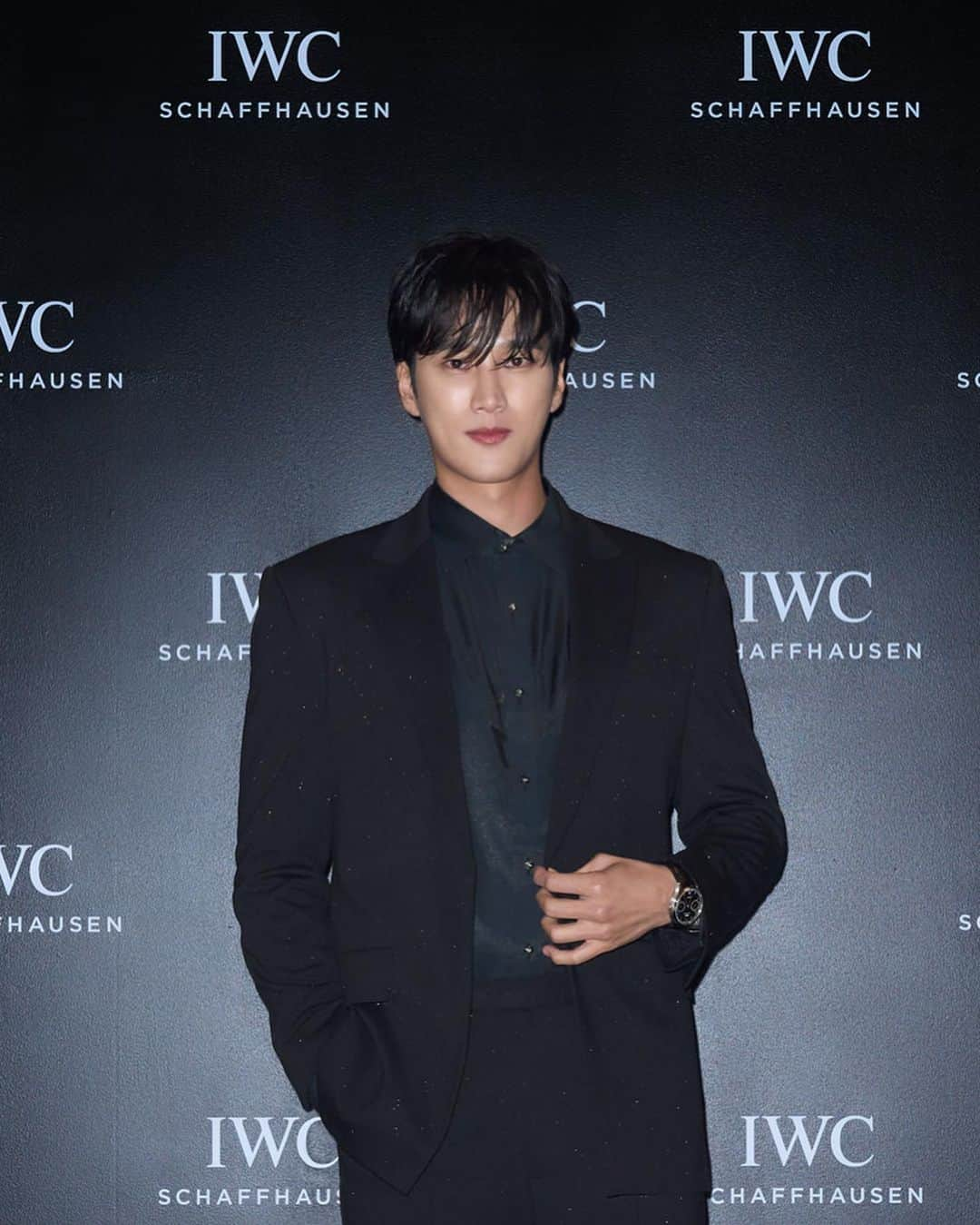 アン・ボヒョンさんのインスタグラム写真 - (アン・ボヒョンInstagram)「@IWCwatches #광고 #IWC샤프하우젠 #EngineeringBeyondTime」6月26日 16時13分 - bohyunahn