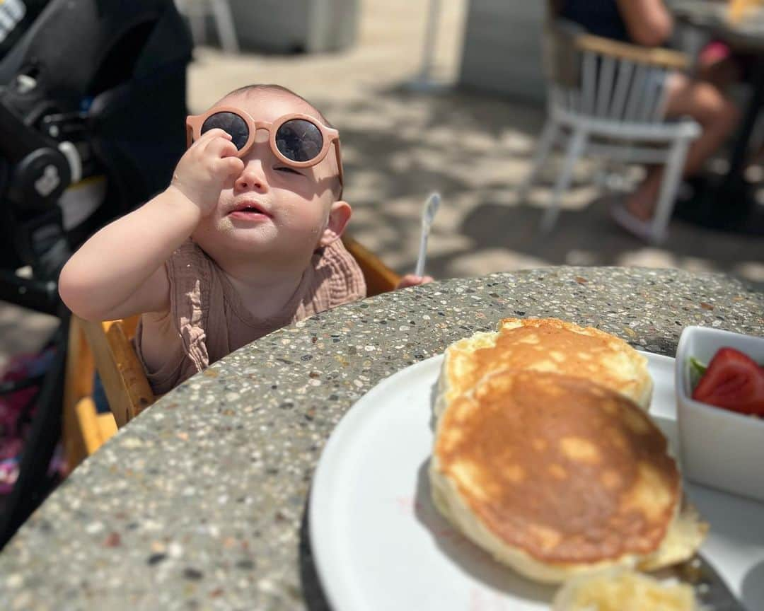 宮崎沙矢加さんのインスタグラム写真 - (宮崎沙矢加Instagram)「Our fav place to see the Diamond head.🤎🫶🏽🫶🏽Brunch wiz my fam is the best time ever🌺#ohana @deckwaikiki  . . . #diamondhead #hawaiibaby #babymom #familytime」6月26日 16時09分 - sarah___audrey