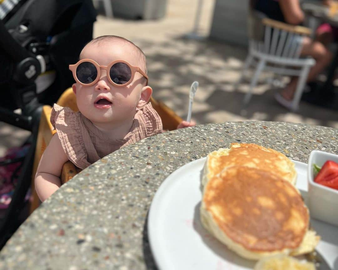 宮崎沙矢加さんのインスタグラム写真 - (宮崎沙矢加Instagram)「Our fav place to see the Diamond head.🤎🫶🏽🫶🏽Brunch wiz my fam is the best time ever🌺#ohana @deckwaikiki  . . . #diamondhead #hawaiibaby #babymom #familytime」6月26日 16時09分 - sarah___audrey