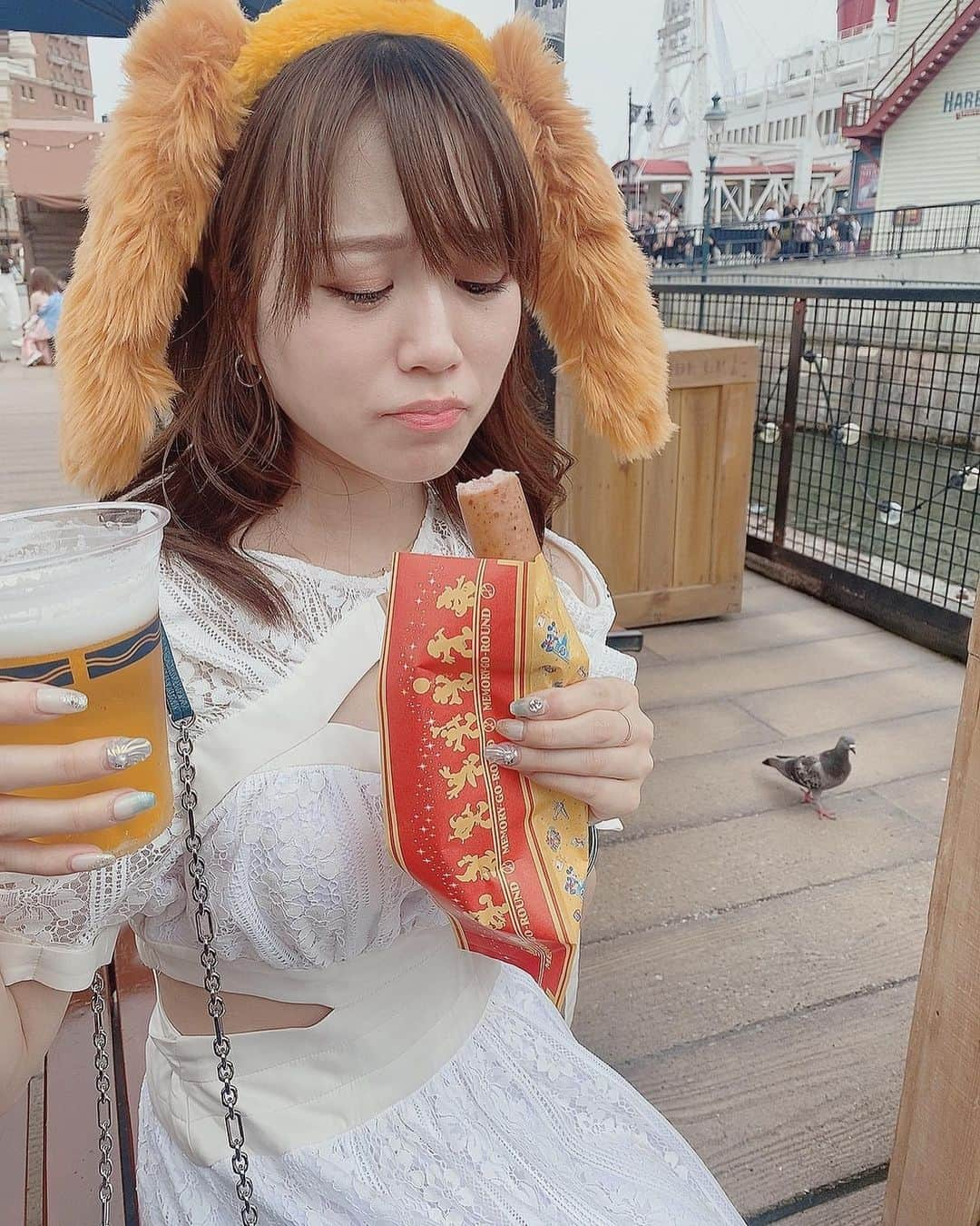 天宮花南さんのインスタグラム写真 - (天宮花南Instagram)「微妙な顔も置いとく。 この顔美味しすぎるとよくしちゃうけど愛してね . . ディズニー#ディズニーシー#disneysea#disney#ソーセージ#アルコール#酒#ビアカクテル  #インスタ#微ショット #リアル #服は可愛い#snidel#スナイデル#ootd#ファッション#fashion」6月26日 16時17分 - amamiya_kanan