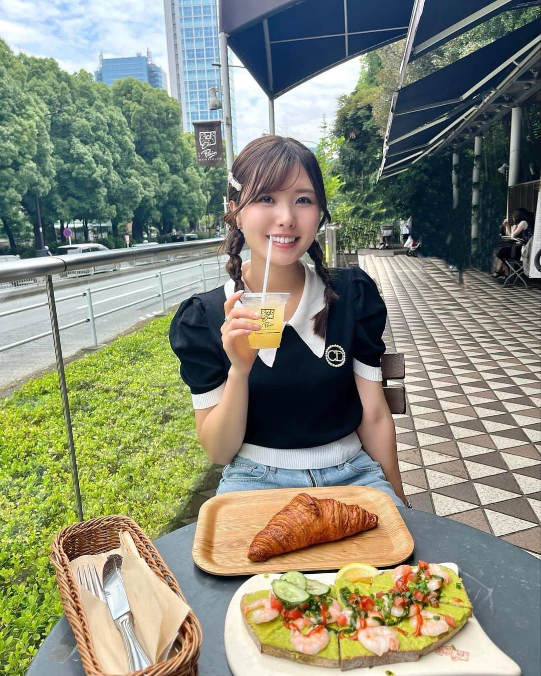 YOUKORINさんのインスタグラム写真 - (YOUKORINInstagram)「パン屋さんのテラスで 朝ごはん🥐  先日アイシークリニックにて ダーマペンを受けてきたよ🫶 @ic.clinic.beauty   https://ic-clinic.com/treatment/velvet-skin/  ヴェルヴェットスキンも組み合わせて肌改善🤍 ダウンタイムの間も メイクすれば分からないぐらいで 毛穴やニキビ跡ケアに🥹✨ 丁寧な施術と気になる肌トラブルの 相談も出来てとっても良かった❣️  #pr#インフルエンサーワークス#アイシークリニック#美肌治療#スキンケア#美肌#肌改善#コラーゲン#ヴェルヴェットスキン#ダーマペン#美容好きと繋がりたい」6月26日 16時28分 - xxy0uc0riinxx