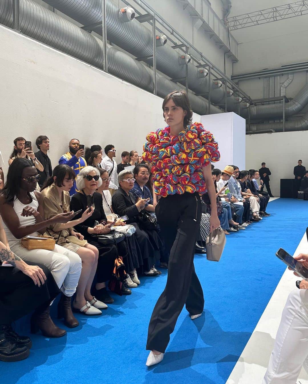 Noah（ノア）さんのインスタグラム写真 - (Noah（ノア）Instagram)「JW ANDERSON 2024 S/S 🐸🍎  #TaikiNoah#jwanderson#MFW2024SS」6月26日 16時43分 - noah_bbb