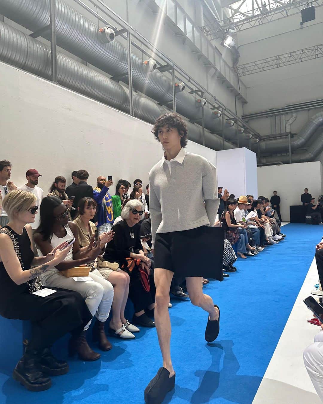 Noah（ノア）さんのインスタグラム写真 - (Noah（ノア）Instagram)「JW ANDERSON 2024 S/S 🐸🍎  #TaikiNoah#jwanderson#MFW2024SS」6月26日 16時43分 - noah_bbb