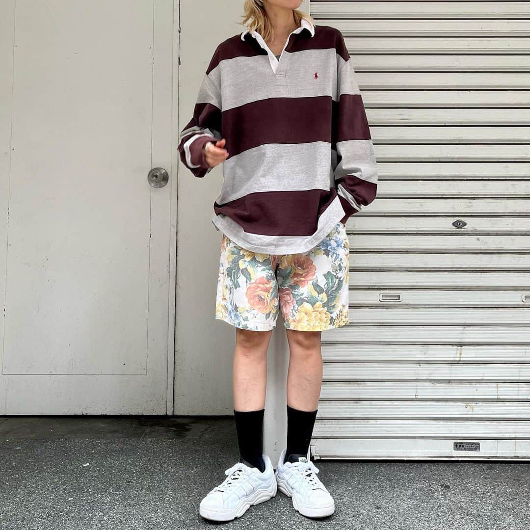 ジャムルのインスタグラム：「Ralph Lauren ボーダー ラガーシャツ ¥6800+tax(7480) . USA製 花柄ショートパンツ ¥4500+tax(4850) . WEB SHOPに入荷しております。 是非ご覧ください。 jammru.com  #お問い合わせはお電話で承ります #jammru #osaka  #fashion  #streetstyle  #streetfashion  #vtg  #vintage  #used  #usedclothing  #古着 #古着屋 #ファッション #70s #80s #90s」