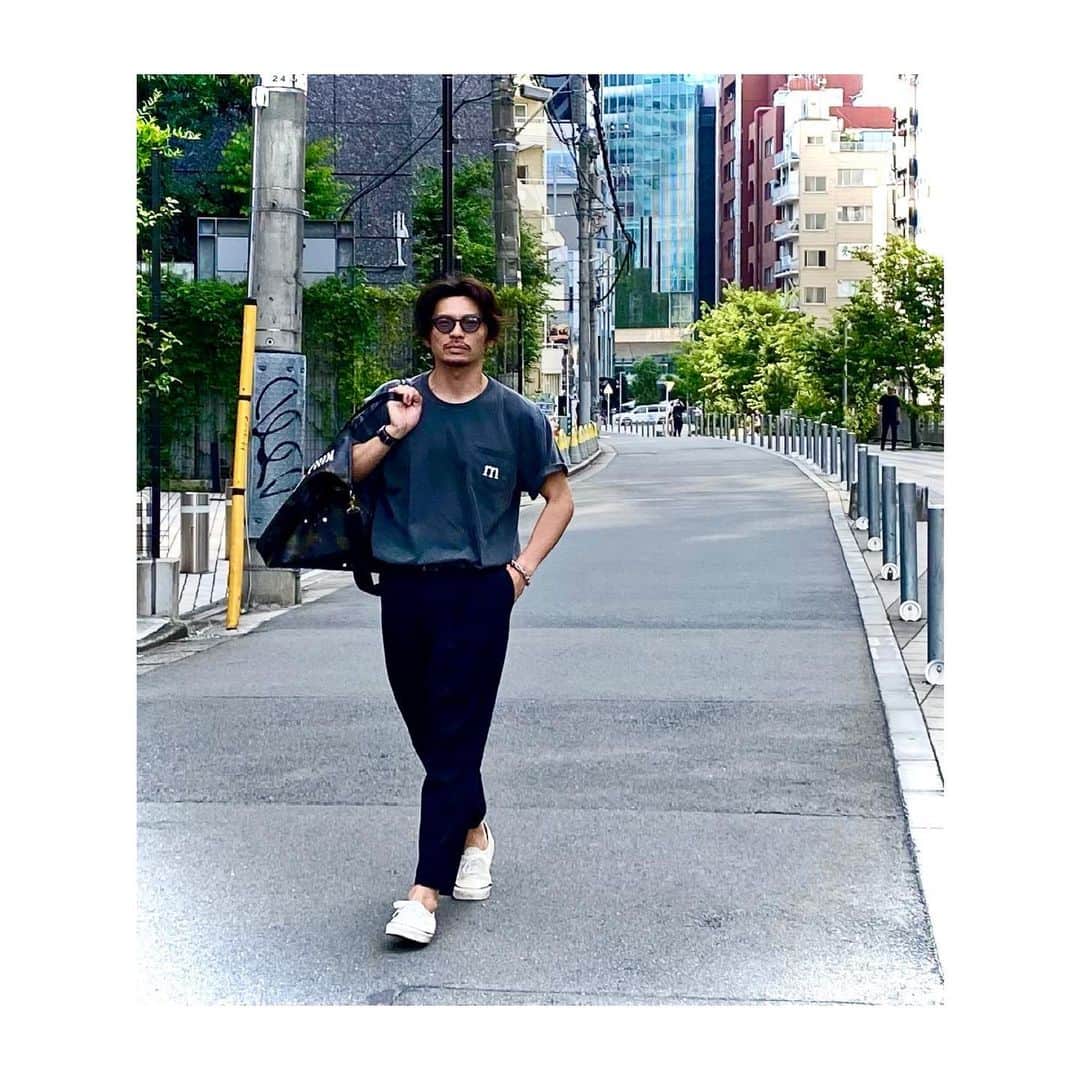 U-YEAH のインスタグラム：「渋谷の街も変わったな  変わらないのは、  みんなで仲良くハイエース移動する ぼくたちだけ🚙💦」