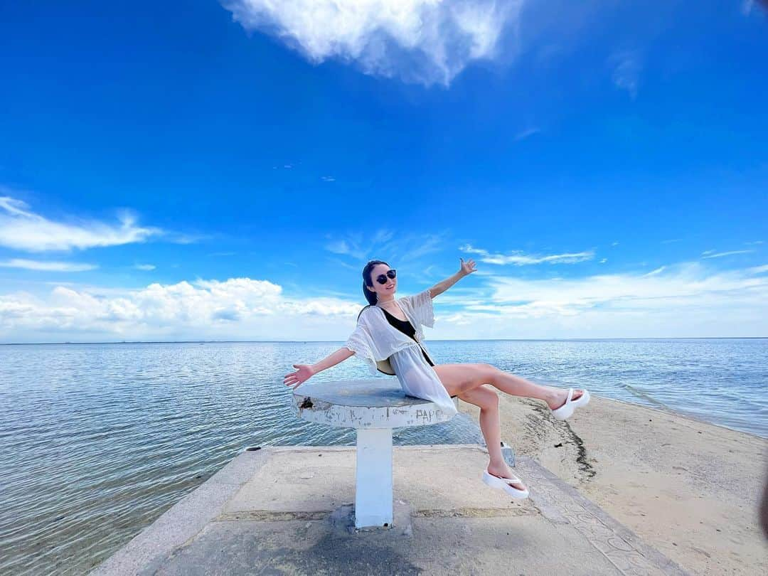 村田莉のインスタグラム：「船に揺られてパンダノン島へ🏝️ 最高の景色でした💙💙💙  #Philippines #🇵🇭 #cebu #フィリピン #セブ島 #필리핀 #세부 #パンダノン島 #pandanonisland #旅行記 #セブ島旅行」