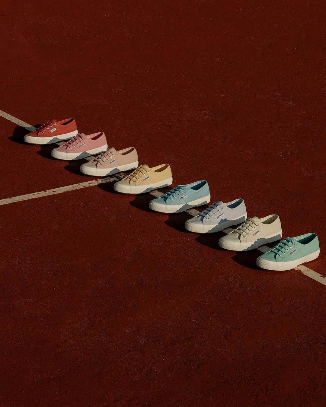 のインスタグラム：「The numerous colours recall the summer colours of a sunset by the sea. Come and discover all the colours of our 2750s at www.superga.com   #Superga #SupergaLovers」