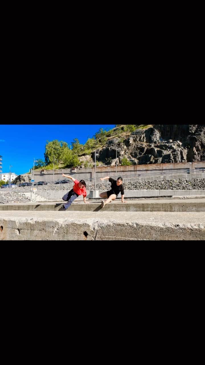 泉ひかり（パルクール）のインスタグラム：「Sync flow w/ @naganegionene in @kipamagazine STREET Jam day3🏃‍♂️  We remake our old flow which we did about 3years ago.  I was taller than Nene, but now.😂  📷 @shirai_japan   @kipamagazine ⁡⁡#kipastreetjam23 #kipastreetjam #parkour #parkour4life #parkourgirl #girlspower #girlparkour #freerunning #parkourgirls #seeanddo #traceuse #traceur #running #training #jump  #activity #movemet #traceuselife #lache #パルクール #パルクール系女子 #女子トレーサー #フリーランニング #トレーニング #趣味  #フィットネス #跑酷  #海外旅行  #スウェーデン旅行」
