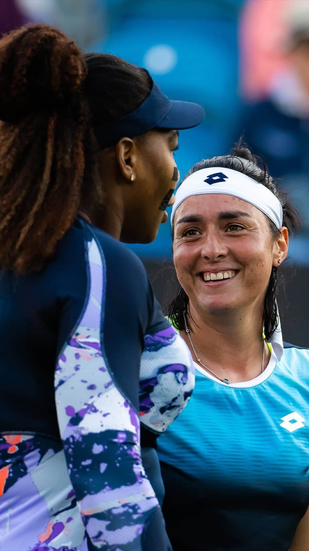 WTA（女子テニス協会）のインスタグラム：「Throwback to this time last year ⏮️  When @serenawilliams chose @onsjabeur to play doubles at the #RothesayInternational in Eastbourne 🔥」