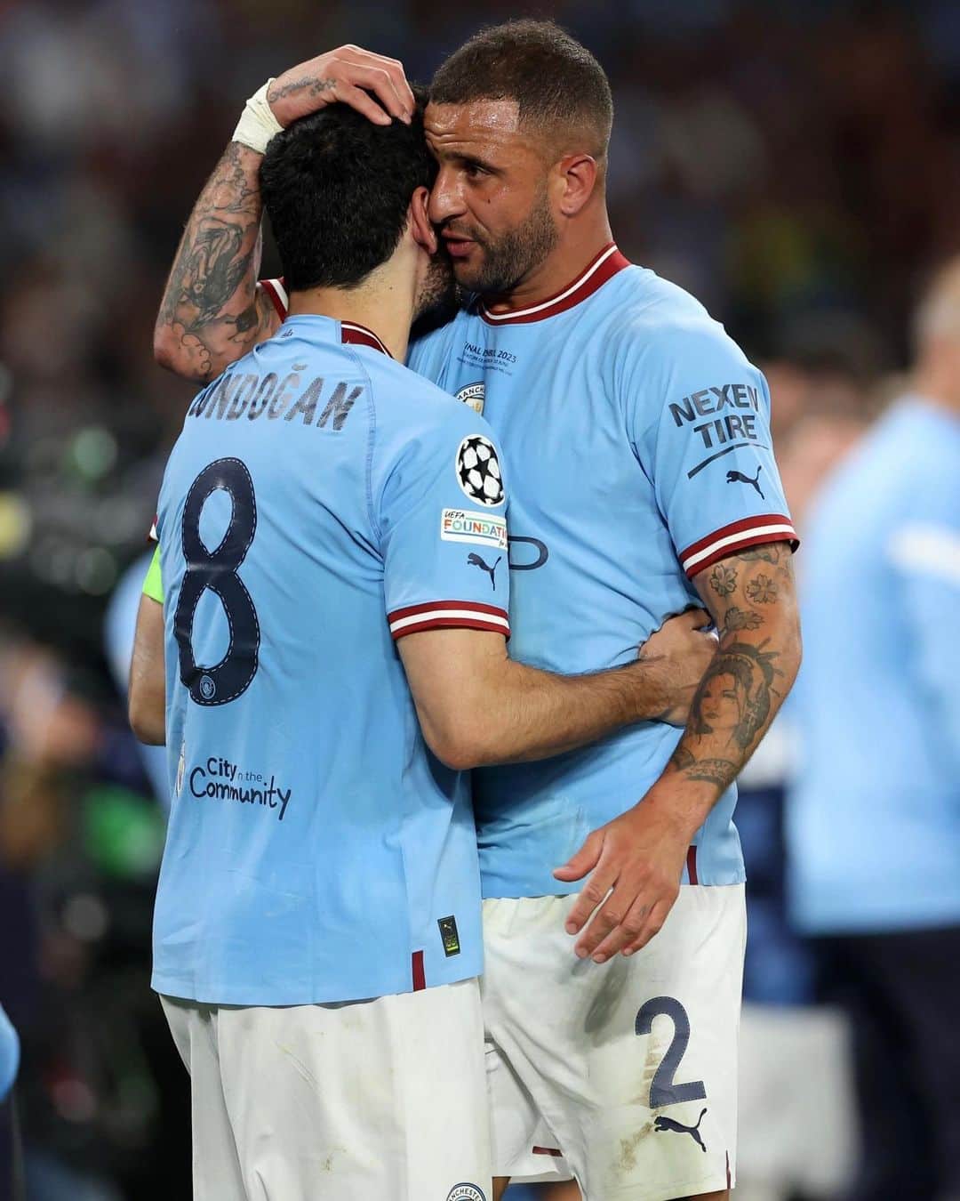 カイル・ウォーカーのインスタグラム：「An unbelievable player, captain and more importantly person. I wish you and your family every bit of luck at your new club. You will be missed. Good luck @ilkayguendogan 💙」