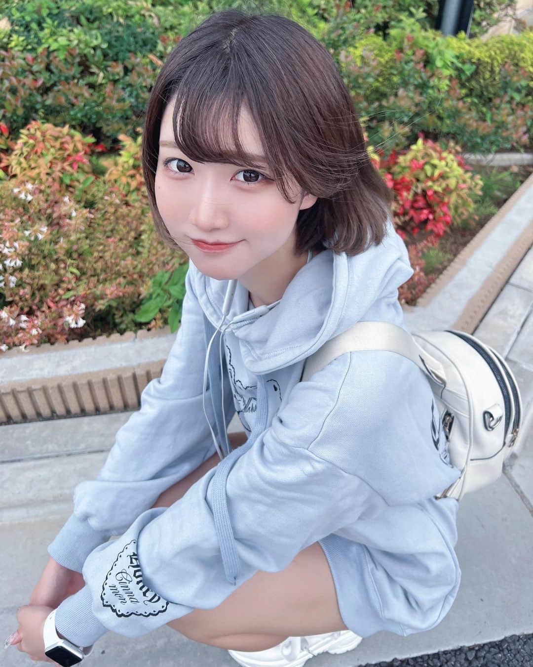 牧乃めいのインスタグラム：「どこいくー？  #粉我 #japaneseidol #idol #被写体 #被写体モデル  #被写体になります #ファインダー越しの私の世界 #撮影会 #アイドル  #自撮り界隈 #selfie #lfl #サブカル #likeforlike #いいね返しは絶対 #いいね返し #インナーカラー #model #地下アイドル #水色担当 #ootd #おしゃれさんと繋がりたい #ゴテゴテネイル  #ボブ #ミニボブ #좋아요 #맞팔 #ストリートファッション」