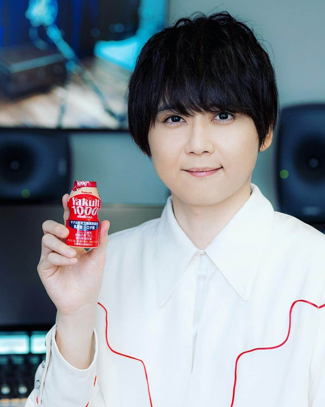 梶裕貴さんのインスタグラム写真 - (梶裕貴Instagram)「毎日飲むようにしている「Yakult1000」について、@modelpress さんにインタビュー取材していただきました。  声優業やプライベートについて、色々とお話しております。是非ご一読ください🕊️  #Yakult1000 #梶裕貴 #PR」6月26日 18時15分 - yuki_kaji_official