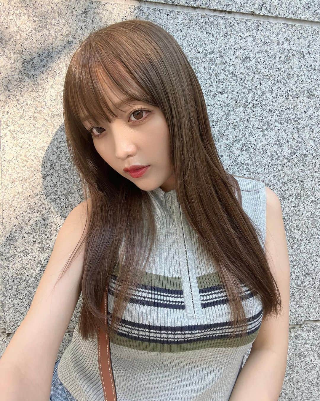 ねおのインスタグラム：「🤍🖤🤍  久しぶりにちょこっとイメチェンしました🐻‍❄️色落ちも楽しみ！★」