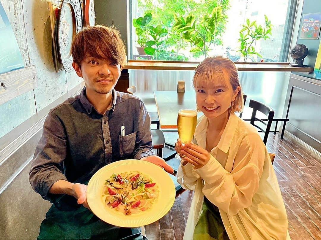 KBCラジオのインスタグラム：「【🍺#キリンビール クラフトビールでハッピーアワー 🍺】  @kirin_brewery  ⁡ 6月23日(金)放送 🆕 ⁡ こんばんは‼️ クラフトビール大好きタレント　くにさきなるみ です❗️  毎週金曜の夕方4:40ごろから 『キリンビール　クラフトビールでハッピーアワー！』放送中📻 放送から一週間以内なら radiko のアプリで全国どこからでも聴けるので ぜひよろしくお願いします💕 ⁡ 今回お伺いしたのは､､､ ダイニングバー ALISON　さん ⏩　@alison_dinning_bar  ⁡ JR筑肥線「九大学研都市」駅から、徒歩2分の場所にある ビストロ風ダイニングバー「ALISON」さん✨ ⁡ レコードやギターが壁一面に飾ってあるのは 音楽好きなオーナーさんのこだわり🎸 ⁡ 地元の市場で料理長が自ら選んだ 新鮮なお魚を使ったお料理がいただけます！ ⁡ 中でもオススメのメニューは「本日のカルパッチョ」 新鮮な鯛と、野菜はあえて自家製のピクルス！ 鯛の甘みとピクルスの酸味が最高！ ⁡ イチオシクラフトビールの「水曜日のネコ」 スパイシーな香りと爽やかな飲み口が カルパッチョ　にとても合います✌️ ⁡ ﹋﹋﹋﹋﹋﹋﹋﹋﹋﹋﹋﹋﹋﹋﹋﹋﹋﹋ 【住所】 福岡市西区北原1-7-8 【営業時間】 火～日 17:00～24:00（L.O.23:30） 【定休日】 月曜日 【お店のInstagram】 ⏩ @alison_dinning_bar  ⁡ ﹋﹋﹋﹋﹋﹋﹋﹋﹋﹋﹋﹋﹋﹋﹋﹋﹋﹋ ⁡ ⁡ #kbcラジオ#kbc#KBCハッピーアワー #キリンビール#キリンクラフトビール #スプリングバレー#サマークラフトエール香 #豊潤496#シルクエール#タップマルシェ #水曜日のネコ #クラフトビール#ビール党 #ビール好きと繋がりたい#ビール女子 #福岡グルメ#九大学研都市グルメ#福岡市西区グルメ #福岡ランチ#九大学研都市ランチ#福岡市西区ランチ #福冈午餐#福冈观光#福冈之旅 #후쿠오카점심 #후쿠오카관광 #후쿠오카여행 #福岡タレント #福岡リポーター #くにさきなるみ」