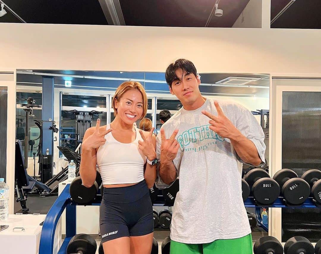 Natsuki（ナツキ）のインスタグラム：「🏋️🇰🇷🔥  @hes.ll さん トレーニングに参加🔥😍  いつもと違う刺激🤩 これまためっちゃ楽しい〜😚🔥  あっという間でした！😝  @kawamoto_sonde  @creaxia_official   貴重なお時間、 本当にありがとうございました😍🤎  #スポーツモデル #トレーニング #NABBAKOREA #筋トレ #sportsmodel  #workout #training #nabba #gym」