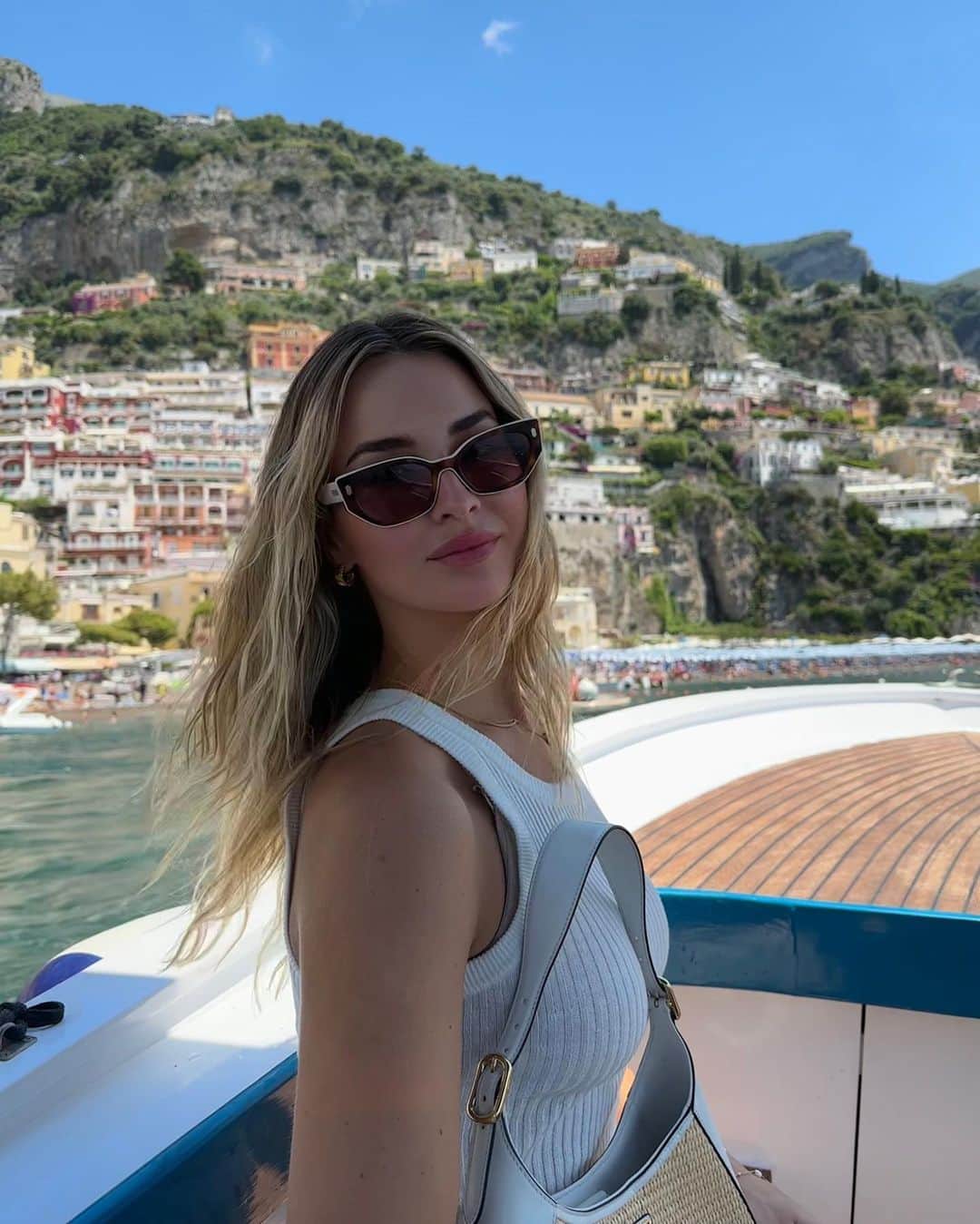 Madison Edwardsさんのインスタグラム写真 - (Madison EdwardsInstagram)「The Amalfi coast has my heart ❤️‍🔥」6月26日 18時48分 - madi_edwards