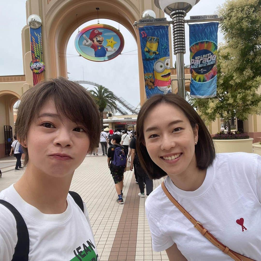 高木菜那のインスタグラム：「佳純ちゃんとUSJに行ってきたよ⭐️ 私は初めてのUSJ😎❣️楽しすぎた！！  乗り物にのったりー！ 食べたりー！ショーみたりー！ 最後のジェットコースターが1番笑ったね🤭笑  いやー楽しかった🤣❣️ これからも楽しいこと いーっぱいしていこーね🐶💕  #usj #マリオ #ミニオン #スヌーピー  #卓球 #スピードスケート  #同い年」