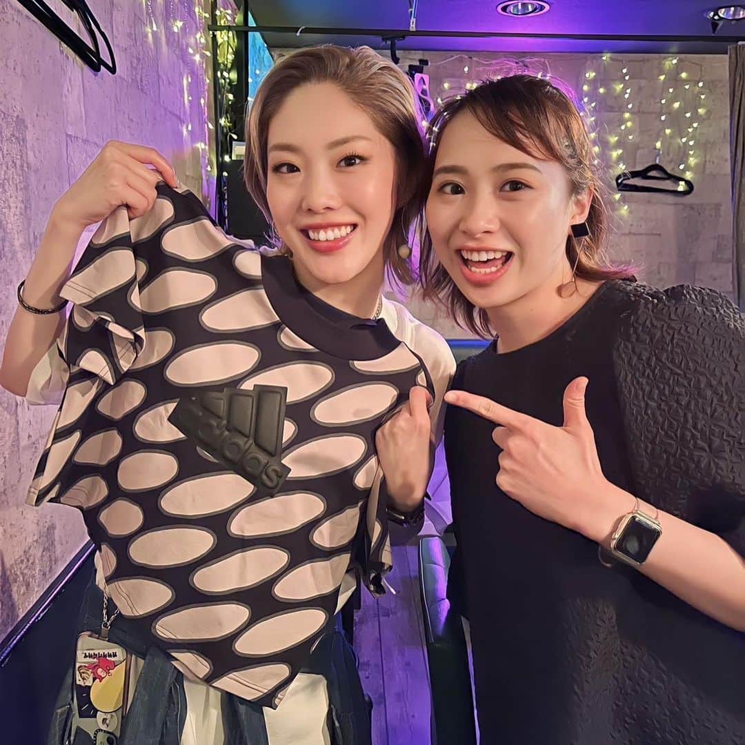 留依蒔世さんのインスタグラム写真 - (留依蒔世Instagram)「生誕祭色々。 幸せすぎる女S いっぱい祝ってもろた🥹❤️🤣 シャッシャッてやってくださいね 登場人物たくさんですよ  写真撮ってなかったけど祝ってくれた人ありがとう🥹❤️笑   #宝塚用語  #宙組  #生誕祭  #誕生日  #バルーンはマイホームで元気です  #プレゼント大体酒  #幸せの極み」6月26日 19時05分 - rui_makise_official