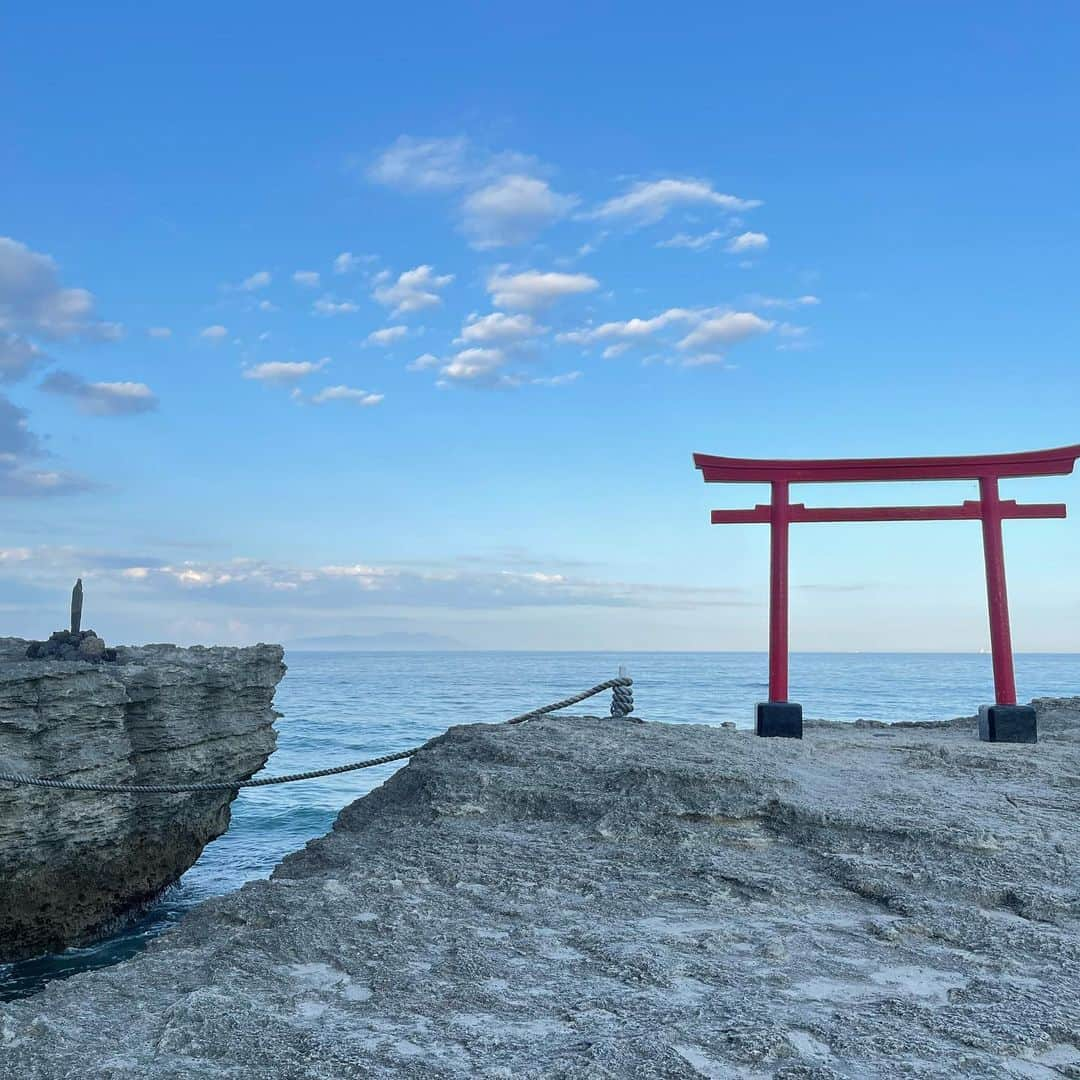 丸山蘭奈のインスタグラム：「綺麗な海と空☁️心が浄化された🫶🏻」