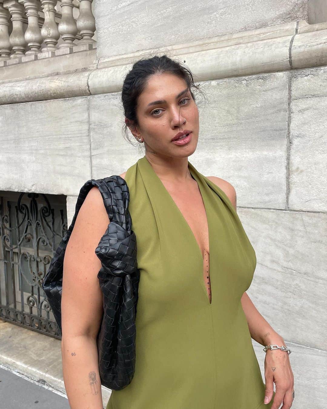 La'Tecia Thomasのインスタグラム：「havin a kiwi moment i guess 🥝」