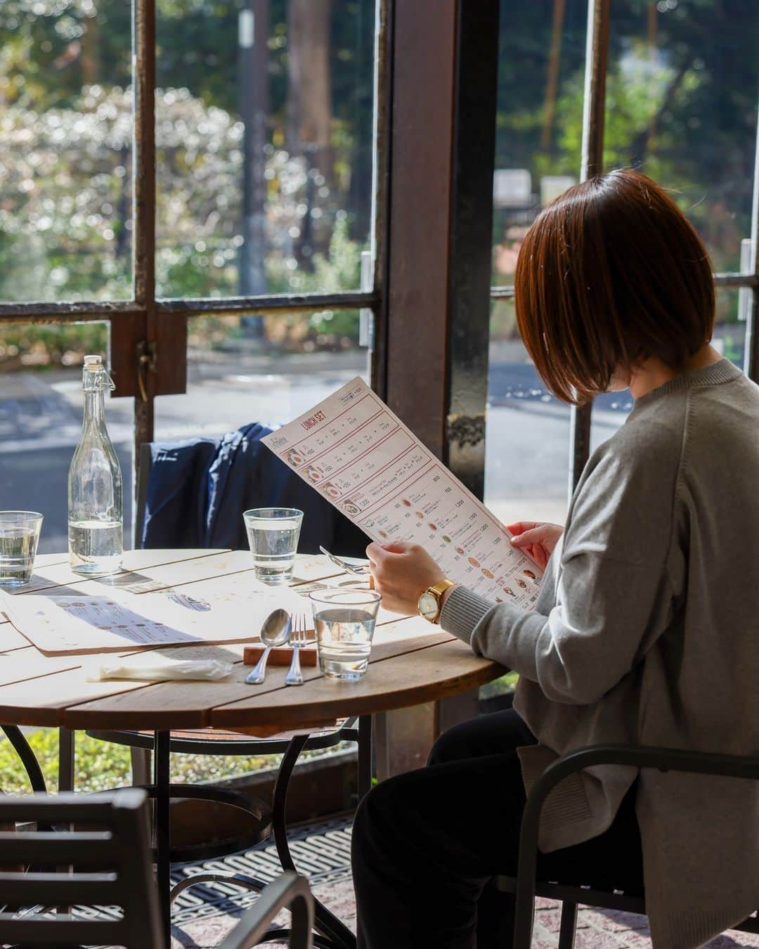 カフェ ラ・ボエムさんのインスタグラム写真 - (カフェ ラ・ボエムInstagram)「🍝気持ちの良い窓際のお席でランチはいかが？⁠ Enjoy the natural light from our cozy window seating with your next meal. ☀️⁠」6月27日 4時55分 - boheme_gd