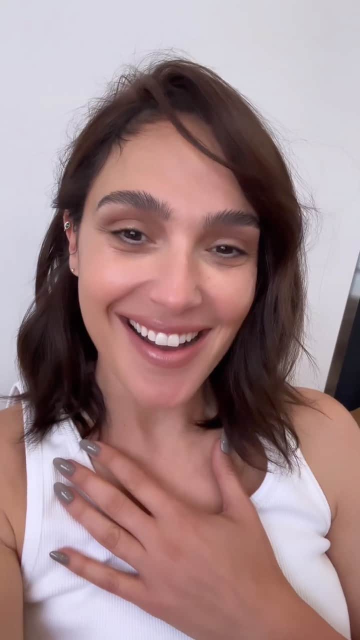 ガル・ガドットのインスタグラム：「So thrilled to be apart of the Walk of Fame’s Class of 2024. 🙏⭐️」