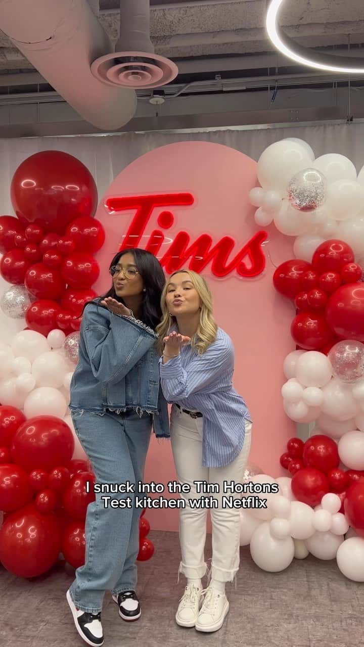 トーリ・ウェブスターのインスタグラム：「Trying Tim Hortons new Dream Cookies 🍪❤️  Calling all Canadians ☎️ these new Dream Cookies blew my mind!! From Reese’s Minis to M&Ms, marshmallows and sooo much more… these new Dream Cookies are a savoury dream!!!   What a special morning at the @timhortons Test Kitchen with Netflix star @maitreyiramakrishnan ✨😉  #timhortons #timhortonscanada #dreamcookies #cookies #cookiedecorating #cookiedough #reesescups #chocolate #savoury #toronto #torontolife #canada #canadianmade」