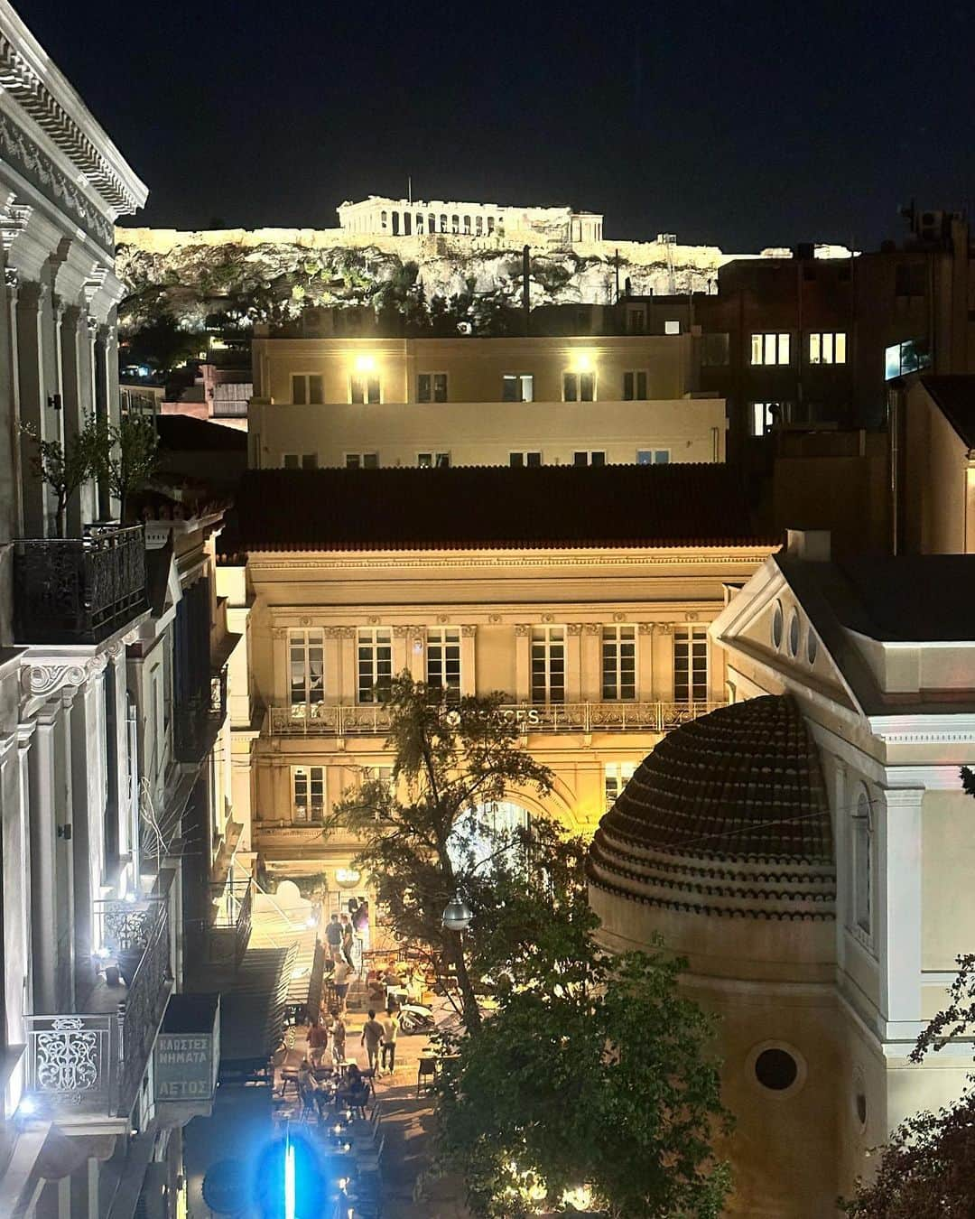 アダム・ジョーンズのインスタグラム：「My View. See ya tomorrow Zeus」