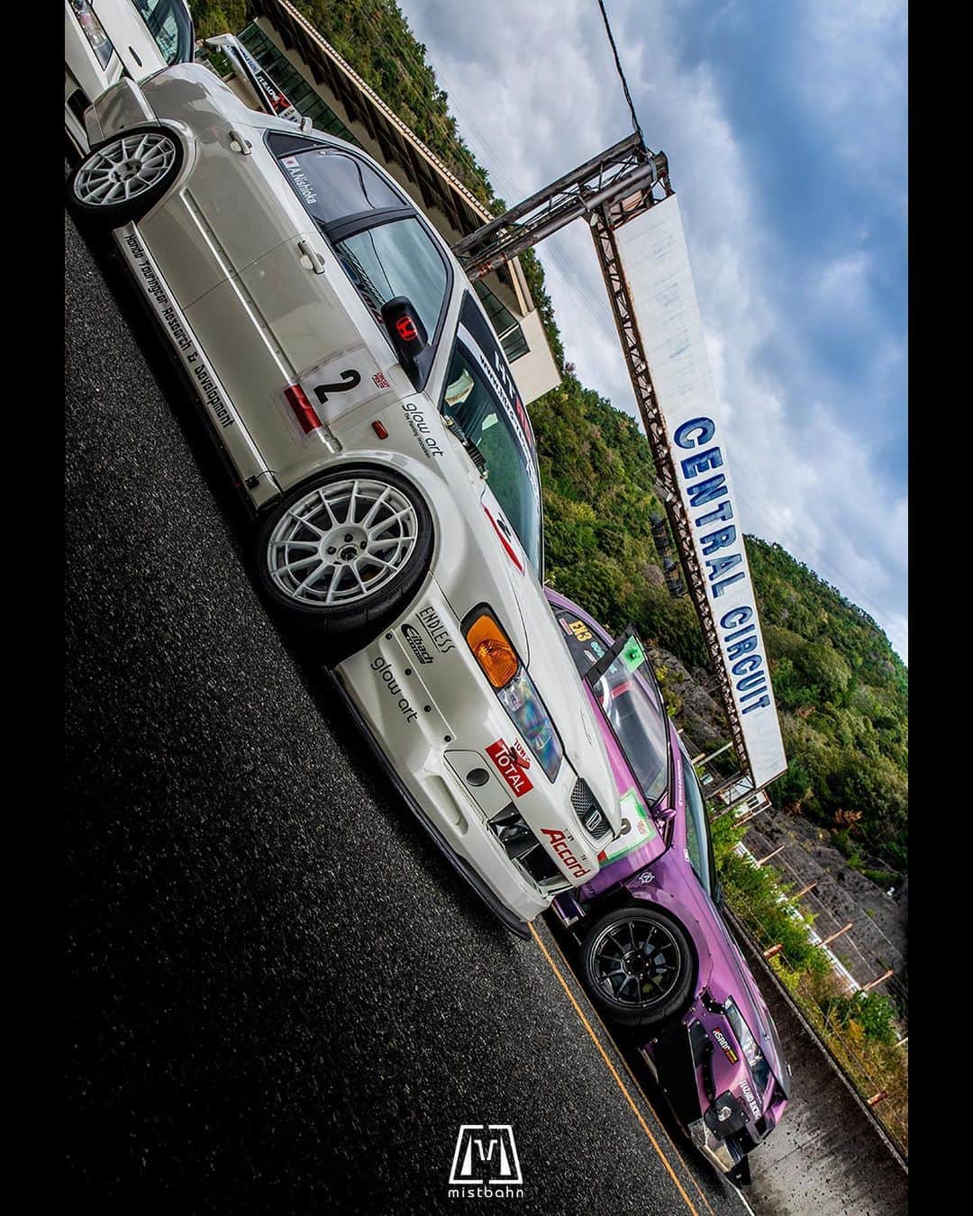mistbahnさんのインスタグラム写真 - (mistbahnInstagram)「_ HTRD Honda CL1 Accord Euro R vs HAZARD RACING Honda CL7 Accord Euro R _ 🚗: @htrdracing / @seqenceal_akkun (driver) 🚗: @hazard8310 / @k.giken (driver) 📷: @mistbahn _ Shot on 8-Oct 2022 🏁 "Circuit Festa ( @circuit_festa_west_japan )" "ACCORD TORNEO ONE MAKE RACE". Central Circuit (Hyogo Japan). _ JP) 2022年10月8日、セントラルサーキットで開催された「サーキットフェスタ ( @circuit_festa_west_japan )」内の「アコードトルネオワンメイクレース」で撮影。 _ _ #circuitfesta #サーキットフェスタ #サーキットフェスタ2022 #accordtorneoonemakerace #accordtorneo #アコトル #アコトルワンメイク #アコードトルネオワンメイクレース #centralcircuit #セントラルサーキット #htrd #htrdracing #jtcchondakyoto #hazardracing #ハザードレーシング #honda #hondaccord #ホンダアコード #accord #cl1 #cl7 #hondatorneo #torneo #トルネオ #hondaaccordeuror #jtcc #timeattack #timeattackjapan #hondasontrack #teamenkei」6月26日 21時19分 - mistbahn