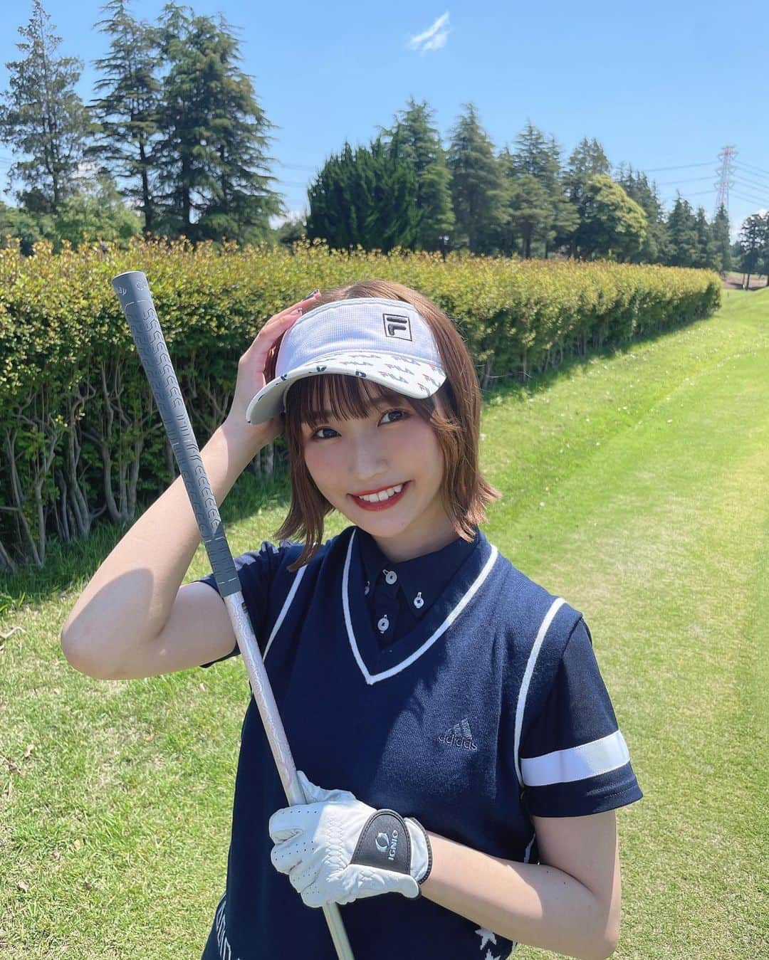 小林智絵さんのインスタグラム写真 - (小林智絵Instagram)「. . . . . . ちえとゴルフ、、、 どうですか？🥹⛳️ . . . . . #ゴルフ女子 #ゴルフコーデ #ゴルフ #ゴルフウェア #ゴルフ初心者 #ゴルフファッション #ゴルフ女子コーデ #ゴルフ好き #サンバイザー #ボブ #ボブアレンジ #ボブヘアアレンジ #ネイビーコーデ #アディダスゴルフ #イエベ秋 #イエベ秋メイク #イエベ #イエベメイク #年齢逆行アイドル #美脚すぎる美脚」6月26日 21時20分 - kobayashichie_1012