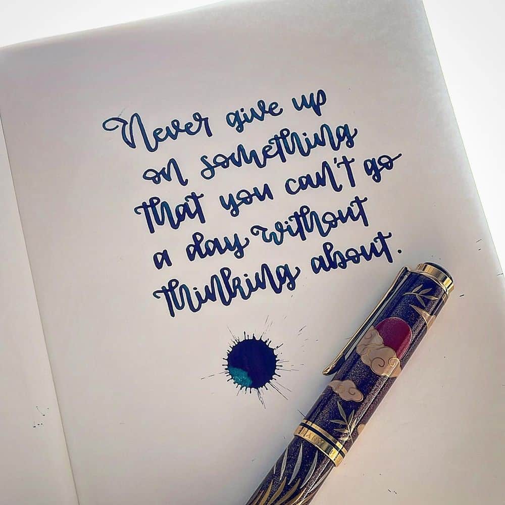 のインスタグラム：「We love this quote and pic from @fountainpenandink! Happy Monday #PelikanPassionCommunity! ☀️  🖋️ Maki-e Phoenix」