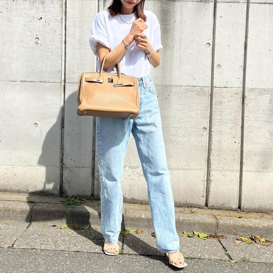 のインスタグラム：「. coordinate 夏の定番白Tシャツにデニム👖⛱️  @grl_official」