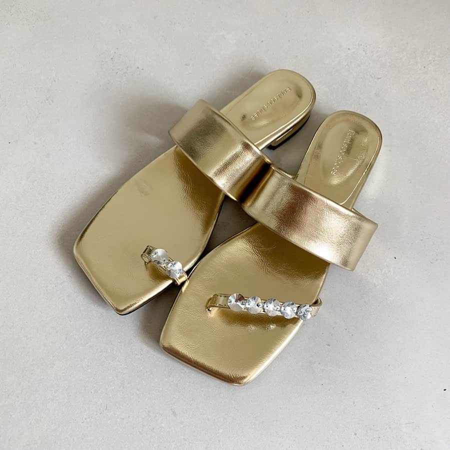 Y's Stellaのインスタグラム：「. 🤍New summer sandals Gold,White,Blackあります💛🤍🖤  #サンダル#サンダルコーデ」
