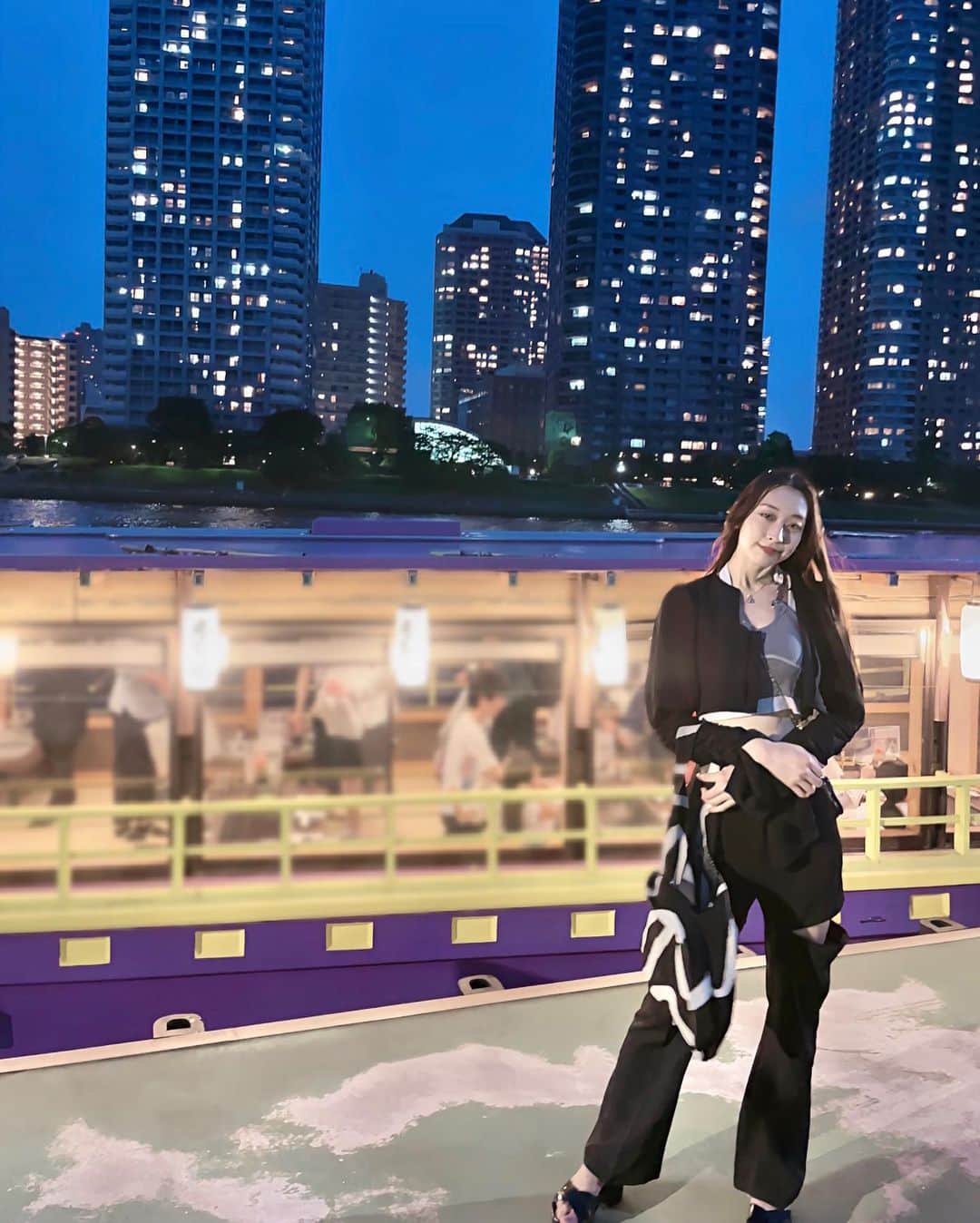 瀬名ひなのさんのインスタグラム写真 - (瀬名ひなのInstagram)「江戸前汽船さんの撮影してきました🚤🫧  普段あまり着ないピンクの浴衣で 仕上がりが楽しみ👘🩷🍃  同じく公式アンバサダーのありすちゃん、りこさん、 スタッフの方々、江戸前汽船さん一日お疲れ様でした🫠  そして、少し前に私も乗船してきました💫  もんじゃ食べ飲み放題は嬉しすぎる！ でも何回作っても下手っぴなんだよな~🤨  夏だね~屋形船の季節だね~笑  #屋形船 #江戸前汽船 #もんじゃ  #飲み放題 #食べ放題 #月島 #月島もんじゃ #江戸前汽船 #屋形船 #東京グルメ #東京観光 #新木場 #もんじゃ屋形船 #東京観光スポット #クルージング #tokyorestaurants #tokyotravels #tokyotrip_select #odaibatokyo #スカイツリー夜景 #お台場グルメ  #お台場ランチ #お台場デート #クルージング」6月26日 21時22分 - hinan0n
