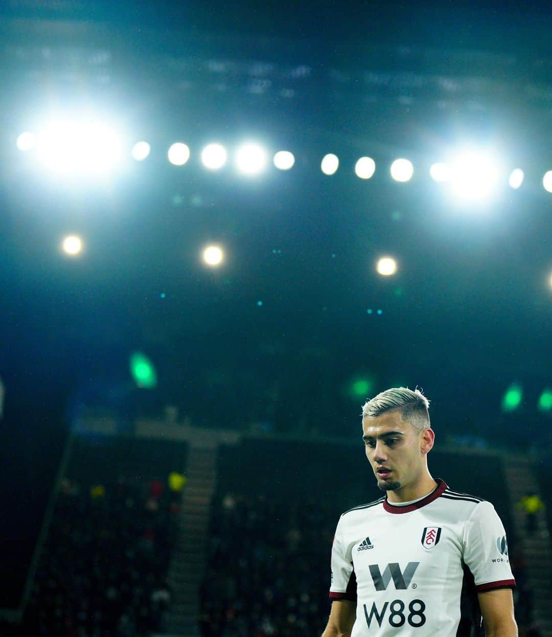 フラムFCさんのインスタグラム写真 - (フラムFCInstagram)「The coldest pics of Andreas from 22/23. 🥶」6月26日 21時30分 - fulhamfc