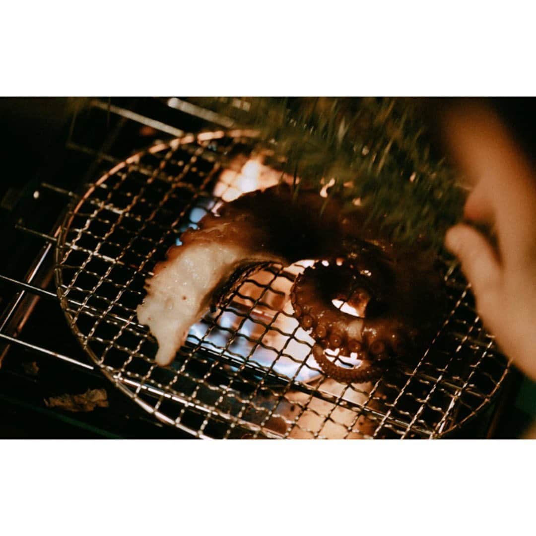 journaleatripさんのインスタグラム写真 - (journaleatripInstagram)「tasty life sound  もっと携帯が進化するとしたなら 匂ったり、 風が耳を撫でたり 予期せぬ音がはいってきたり 想像を掻き立てるツールになったり いぇいぇやっぱりライブ  2023/6/22  at @eatripsoil   photo @mitamuraryo  movie @hiroshiokuyaman   #3eye1mouth  #soundblow」6月26日 21時32分 - eatripjournal