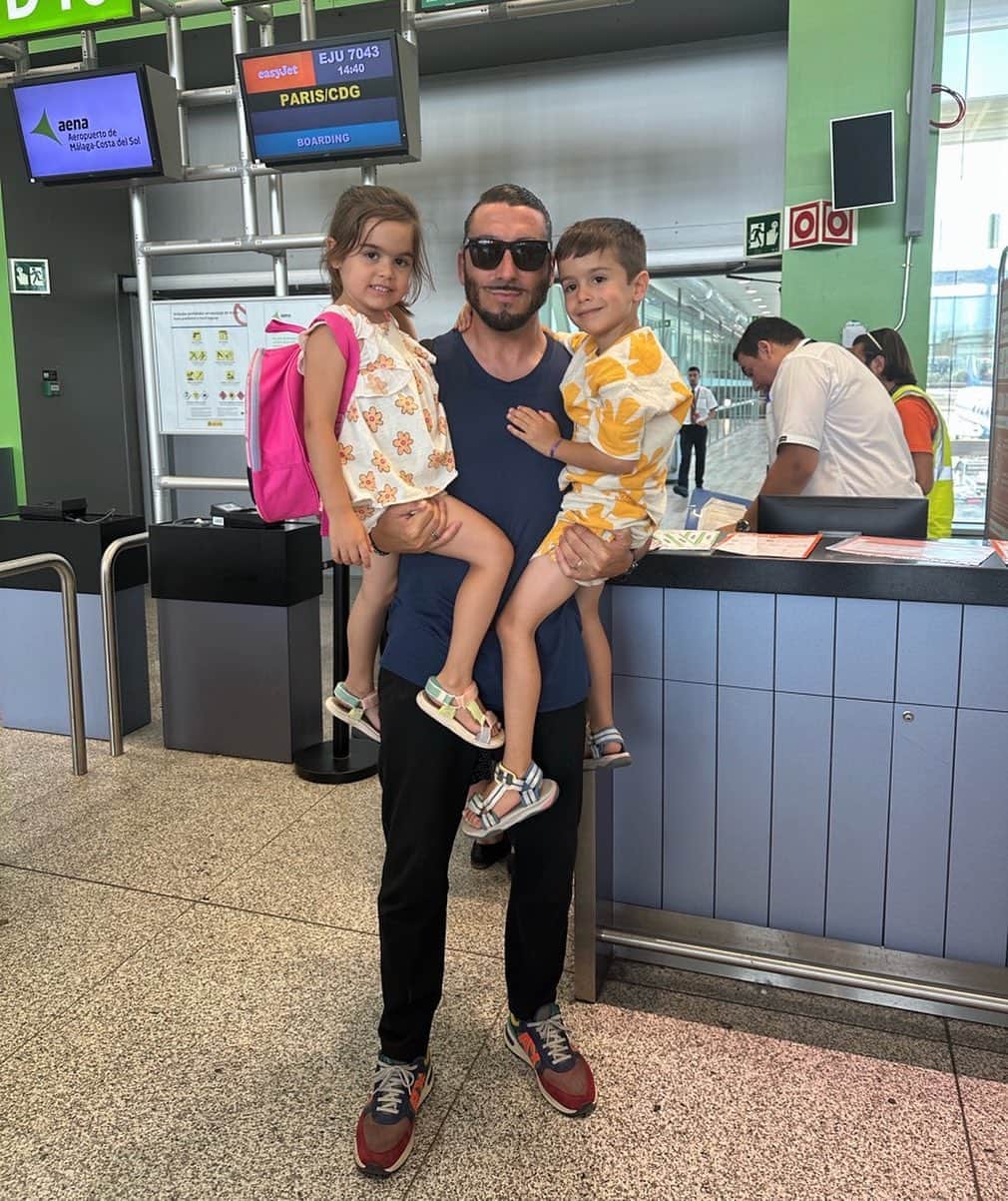 ホセ・マヌエル・フローレス・モレノのインスタグラム：「✈️ París 🇫🇷   #Holiday’s」