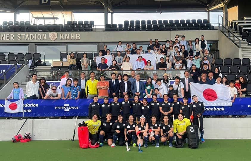 及川栞さんのインスタグラム写真 - (及川栞Instagram)「. Thank you Netherlands for 3 weeks 🇳🇱 Especially I'm so grateful for the support of many Japanese people here. We move to France tomorrow , our journey continues 🇫🇷  3週間のオランダ遠征を終え、明日からフランスに移動します。 フランスでの活動に切り替わります。 オランダでの活動期間、本当に現地の多くの 日本人の方々のサポートなしではここまで活動出来なかったです。 たくさんのサポート、応援ありがとうございました🌸 たくさんの再会をすることができ、 私にとってたくさんのパワーチャージ出来た期間でもありました。 試合、練習、帰宅すればテレビでプロリーグが見れる空間も❤️‍🔥 改めて、私の大好きな国オランダ！ありがとう🧡🧡🧡  #sakurajapan#hockey#team#goals#journey#continue#netherlands#france#europe#athlete#professional#beauty#strong#lifemodel#smile#sunshine#keepgoing#nextchapter#support#thankyou」6月26日 21時35分 - shihori.3