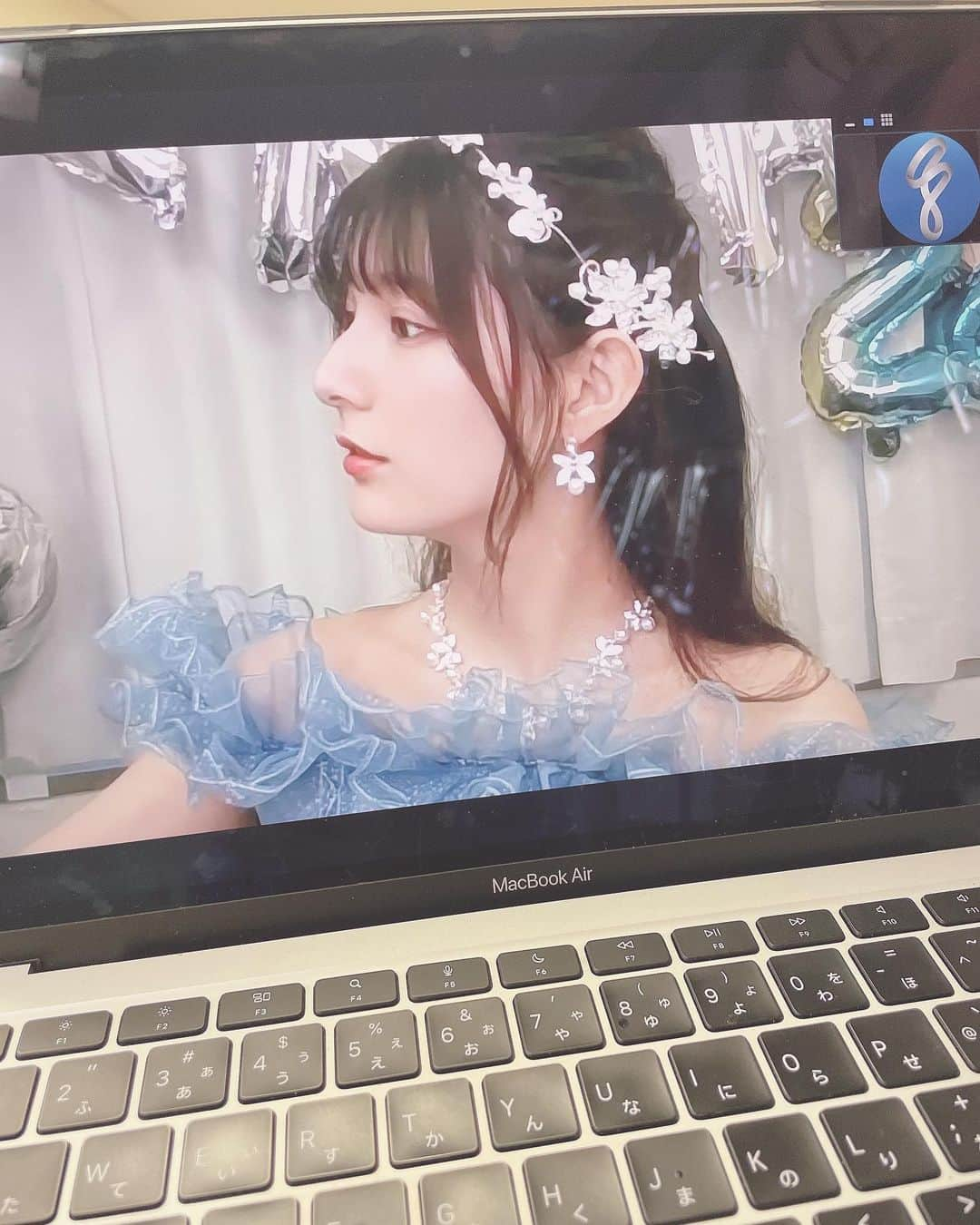 彩川ひなのさんのインスタグラム写真 - (彩川ひなのInstagram)「『バースデー記念オンラインイベント』 ありがとうございました🐥♥️  バースデーなので#衣装 は#ドレス に #ヘアメイク も可愛くしてもらいました♡*°  はぴねすすぎてずーーーーっとご機嫌にこにこ…！( ◜ω◝ )❤︎ みんなとお話できて、たくさんおめでとう！って言ってもらえて嬉しかったよっ🥰  チェキも今回はなんと！ オンラインイベント史上最多になったみたいでしっかり居残りして1枚1枚感謝の気持ちを込めてかいてきました♡ 届くのお楽しみに🧚‍♀️  事務所に届いたお誕生日プレゼントやお手紙もうけとりました！！ どうもありがとう🐣💓  #オンラインイベント #誕生日イベント #バースデー記念 #dress #dressup #ヘアアレンジ #hairstyle #fashion #ファッション  #lookgoodfeelgood #followme #likeforlike #彩川ひなの #japanesegirl #自拍 #模特 #粉我 #swag #动漫 #扎心了#맞팔  #몸스타그램 #เซ็กซี่ #น่ารัก #cosplay#pinupGirl」6月26日 21時40分 - hinano_ayakawa