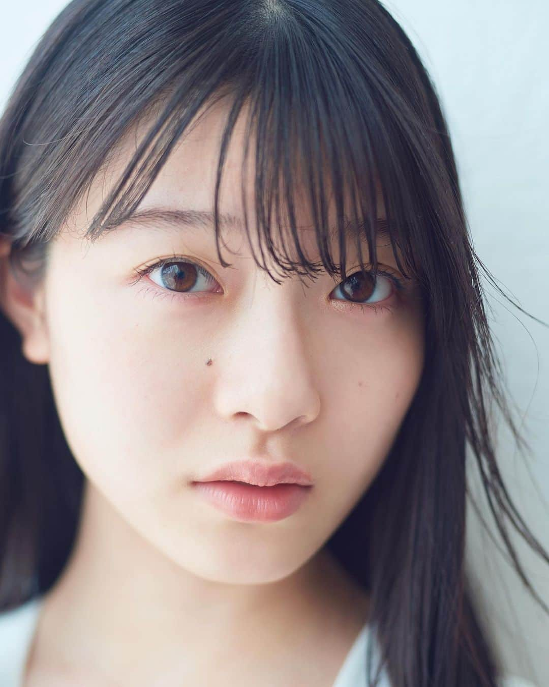 小越春花さんのインスタグラム写真 - (小越春花Instagram)「小越春花です。19歳になりました！  最近はいろんな夢が"目標"に変わりました。 19歳でどんどん叶えてみせます！！ 新しい自分もみつけたい！  ラストティーンも周りにいてくれる大好きな人様と、ハッピーで最高の1年にしたいです！☺️🫶🏻よろしくお願いします！  アイドル姿とは違うプロフィール写真を撮っていただきました！ ありのままシンプルバージョンです🤍🫧  #小越春花#19歳#お誕生日#profile#photo#instagood」6月26日 21時42分 - haruka_2525_ngt48