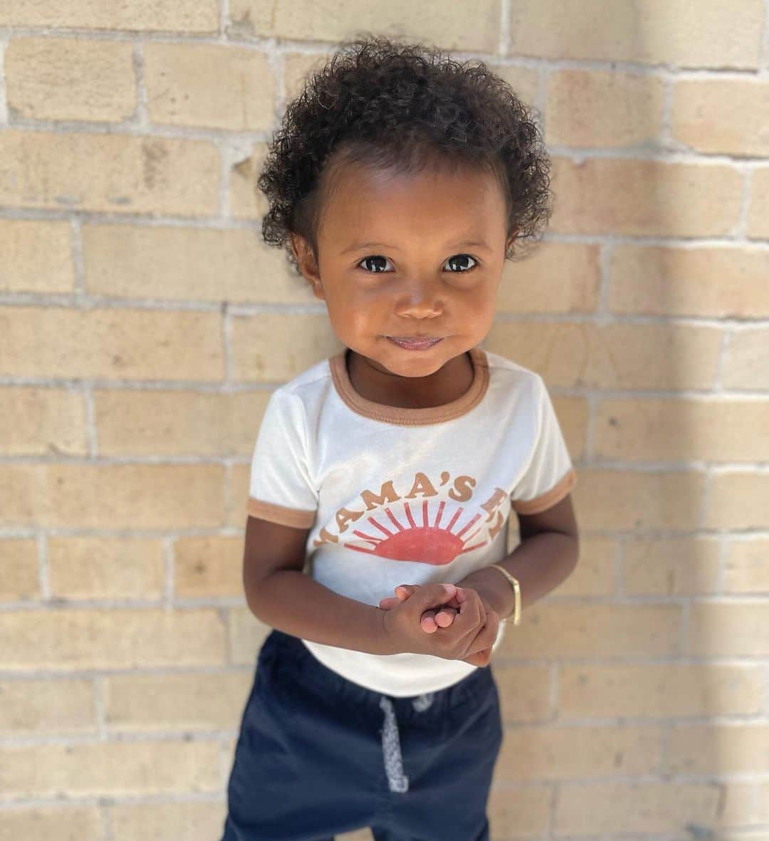 のインスタグラム：「Mama's Boy ❤️  📸: @jus_logibear」
