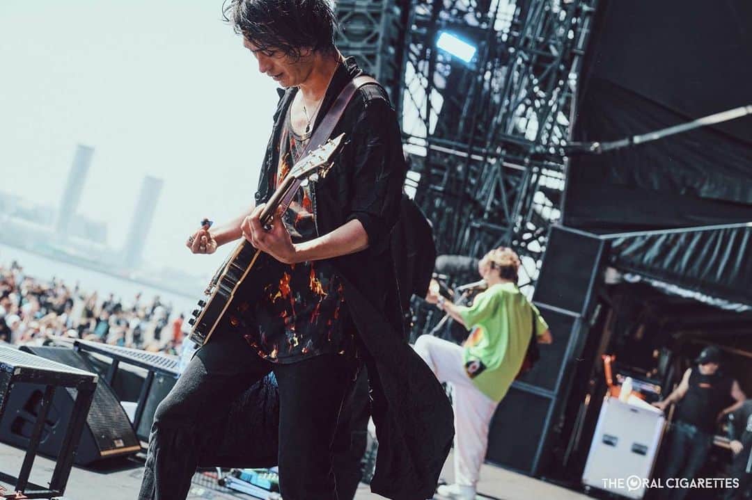 鈴木重伸さんのインスタグラム写真 - (鈴木重伸Instagram)「DEAD POP FESTiVAL 2023 -解- 最高の景色に最高のバンドの皆様。 SiMの皆様、素晴らしい日をありがとうございました。 photo by @ryotarokawashima_rcn」6月26日 21時51分 - shige__oral