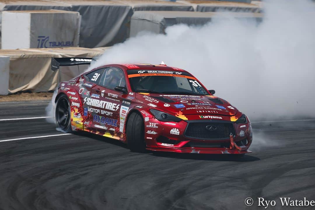 MOTUL Japanさんのインスタグラム写真 - (MOTUL JapanInstagram)「【SHIBATIRE RACINGがD1GP Rd.4でP1＆P2】 . 先週末に筑波サーキットで開催されたD1 GRAND PRIX Round 4でSHIBATIRE RACINGの蕎麦切 広大選手が単走優勝からの優勝!!! . 同じくSHIBATIRE RACINGの日比野 哲也選手は準優勝!! . D1GPからも目が離せません。 . MotulはSHIBATIRE RACINGの走りをオイルでサポートしています。 . Photo : @ryographics  @shibata_r31house  # 31 @koudai.sobagiri  #蕎麦切広大 選手 #infinitiq60  #Q60 # 18 @hibinojyuku   #日比野哲也 選手 #ToyotaGR86  #GR86  #ZN8  #Motul  #MOTULJapan  #PoweredByMotul  #d1gp  #drift #ドリフト #skyline #skylinecoupe #v36 #v37 #fansofinfiniti #infinitifamily」6月26日 22時00分 - motuljapan