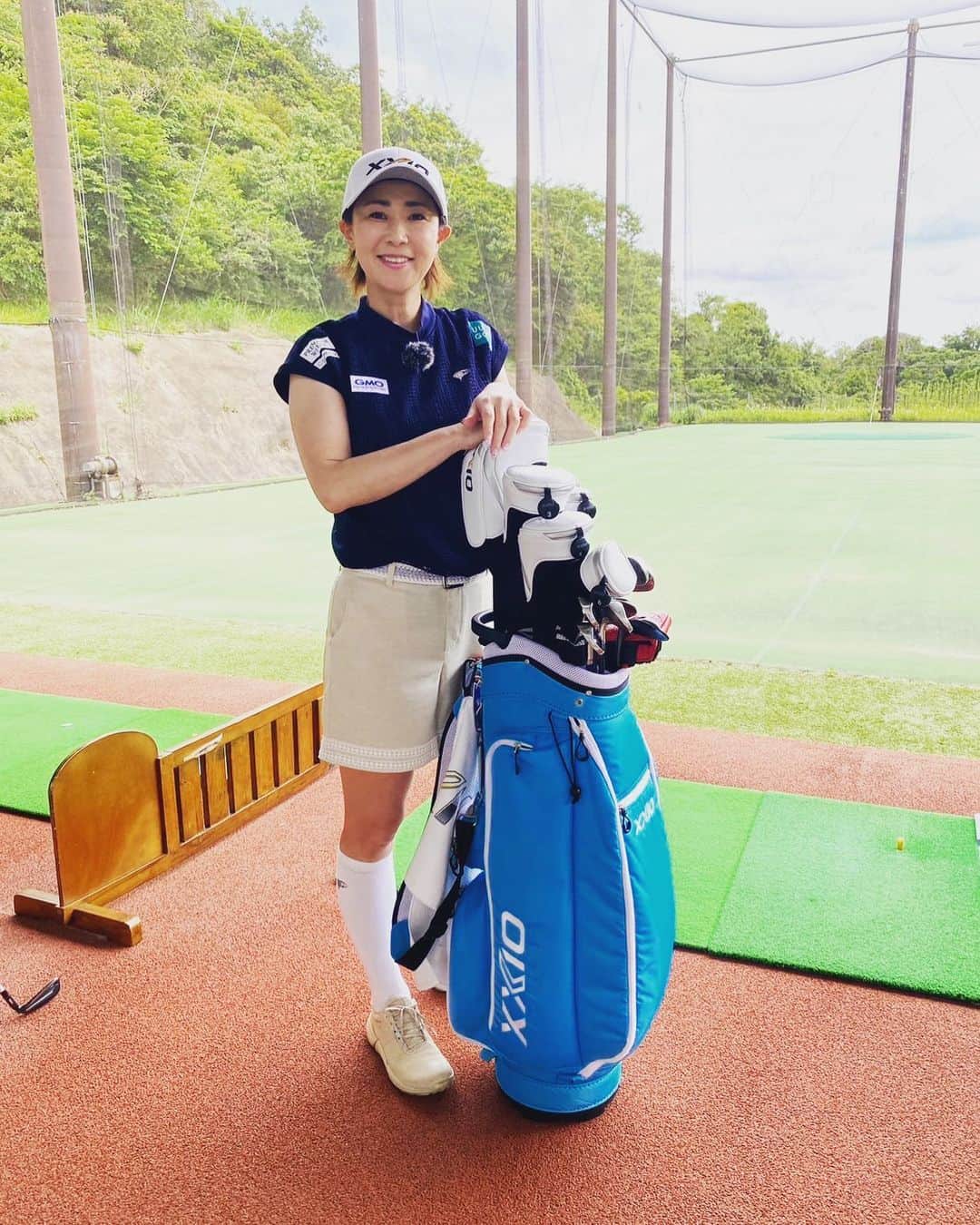 古閑美保のインスタグラム：「@dunlopgolf_official  #ダンロップ #ゼクシオ #xxio #キャディバッグ 爽やかな大好きな色」
